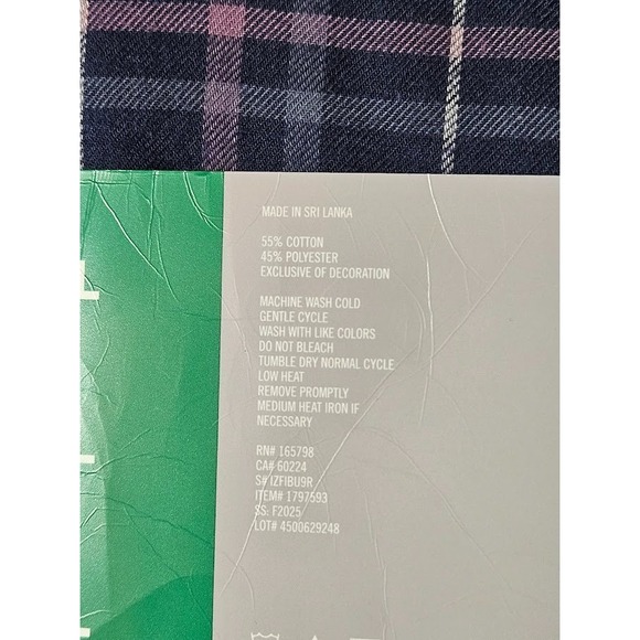 IZOD Men's Modern Fit Luxe Touch Twill Button Down Shirt (X-Large, Dark Blue) - Picture 4 of 4